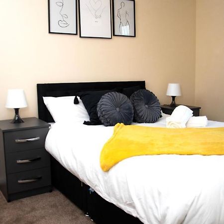 Xb Property - Comfy House Perfect For Families Contractors Relocators West Bromwich Dış mekan fotoğraf