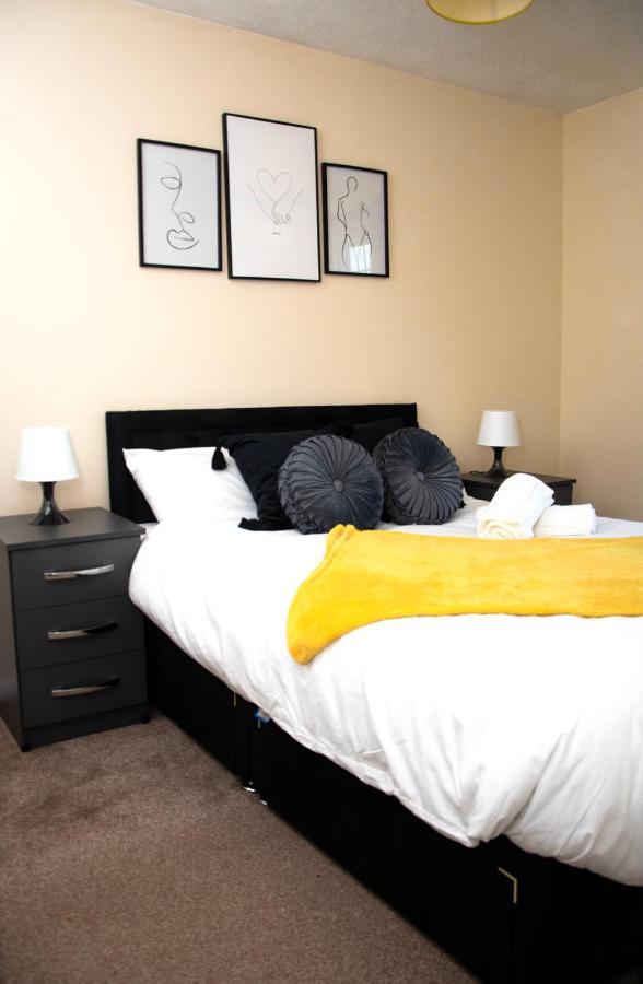 Xb Property - Comfy House Perfect For Families Contractors Relocators West Bromwich Dış mekan fotoğraf